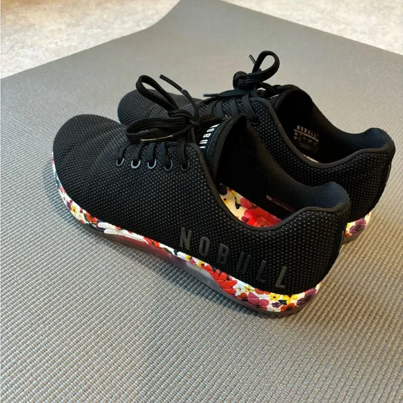 Like New - WOMEN'S FLORAL NOBULL OUTWORK 10.5 - Picture 5 of 5
